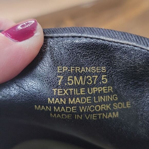 Enzo Angiolini. Navy Velvet Lace-Up Heels. Size 7.5 - Picture 12 of 12